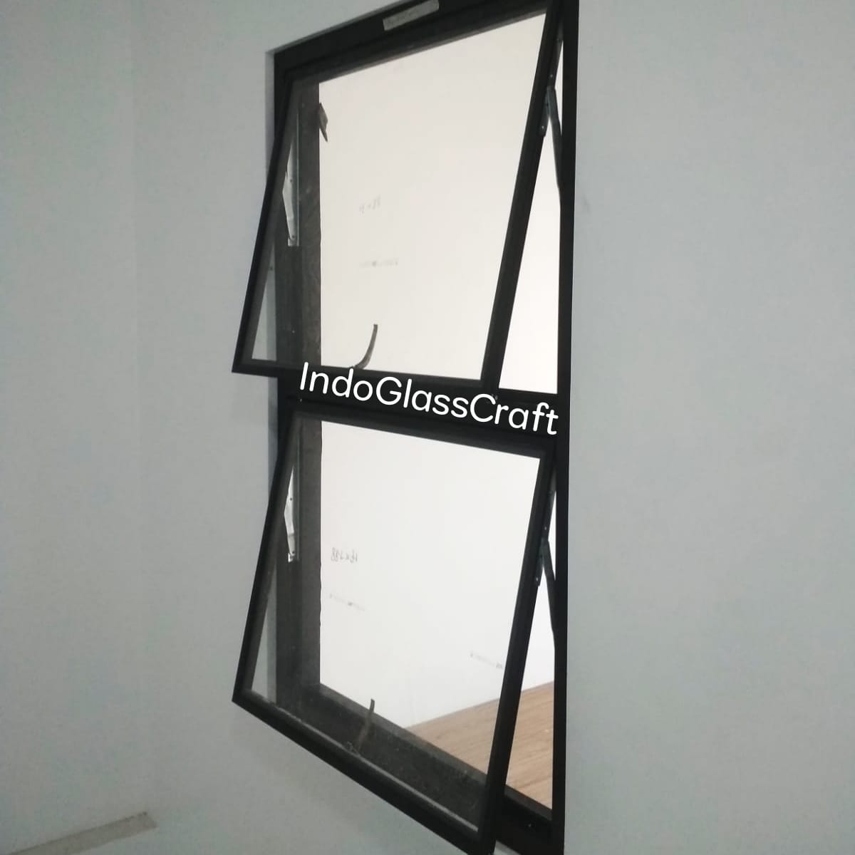 Kusen aluminium jendela lipat