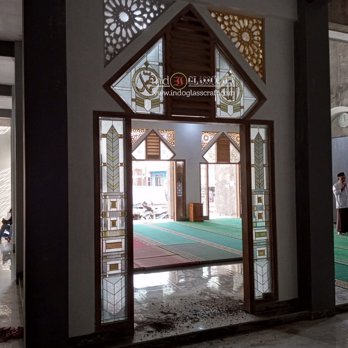 Kaca patri masjid